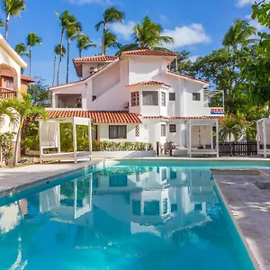 Beautiful Family Near Bavaro Beach With Pool Villa